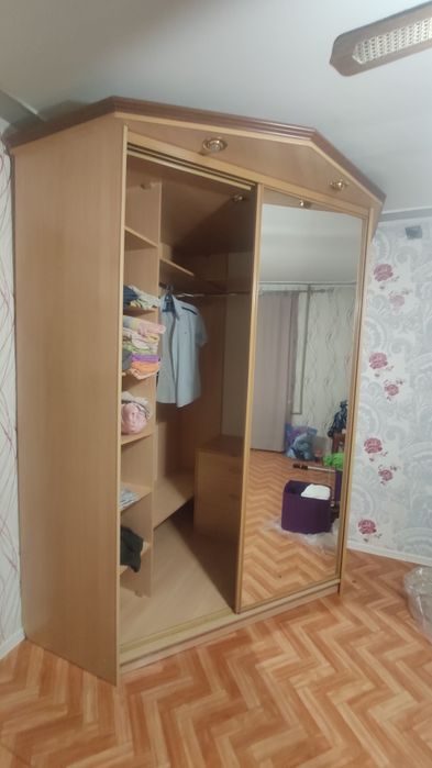 Продам гардеробный шкаф
