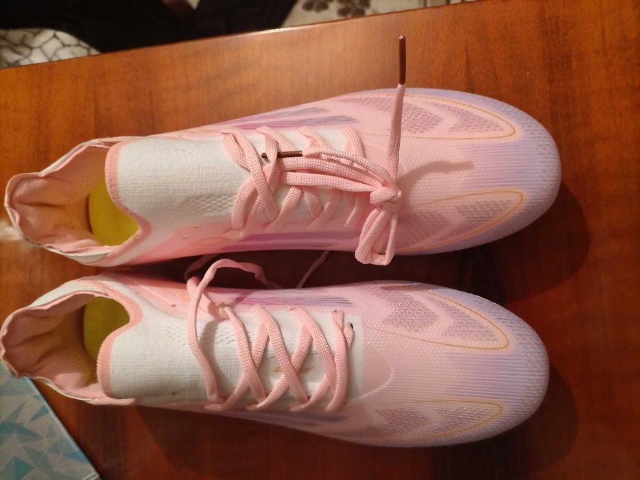 Продаю бутсы адидас