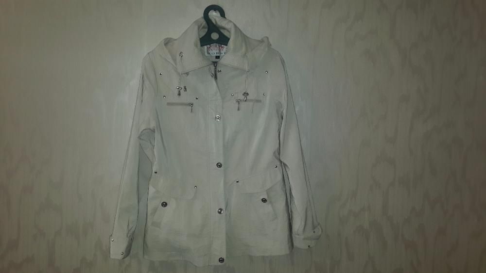 Продам ветровку(лёгкая курточка).