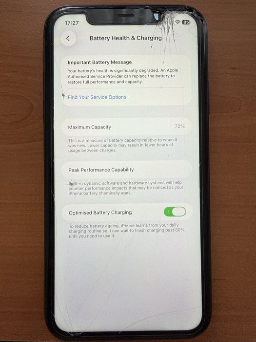 iPhone 11 128GB със счупен дисплей