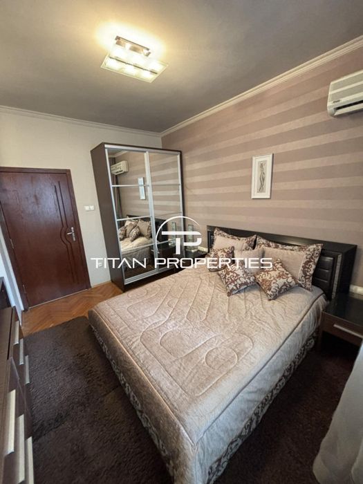 Продава се Четиристаен апартамент в Бургас, Център - 120 кв.м за 2667 €/кв.м - Снимка #2