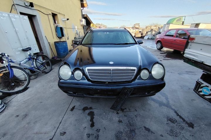 Punte spate Mercedes-Benz E-Class 2001