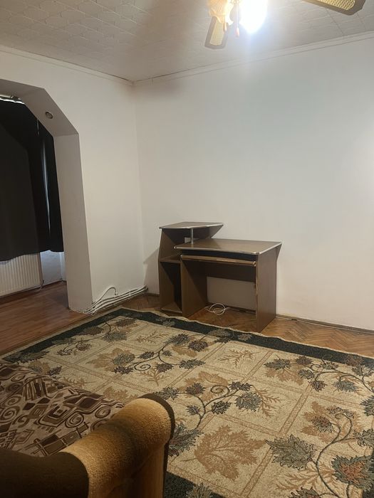 Inchiriez apartament