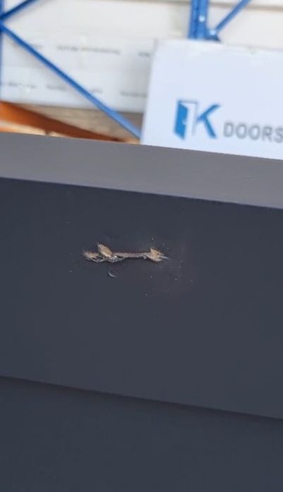 Vând 2 buc usa interior NOi 200х80 GRI (ANTRACIT MAT) cu mici defecte