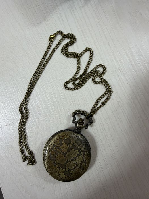 Новые часы на цепочке