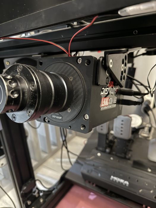 Продаю simagic alpha mini