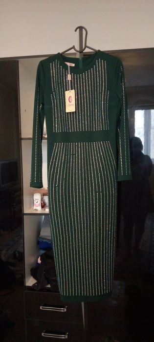 Платье новый  чисто