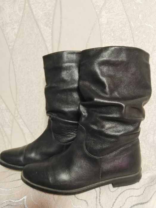 Продам демисезонные сапоги