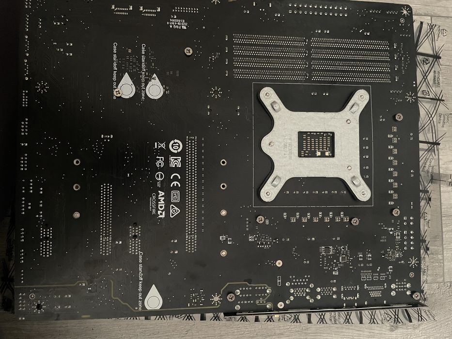 KIT GAMING HIGH-END – MSI Z490 + Intel i5-10500 + 16 GB DDR4 + M.2 Samsung 512 GB + Cooler Stock Intel