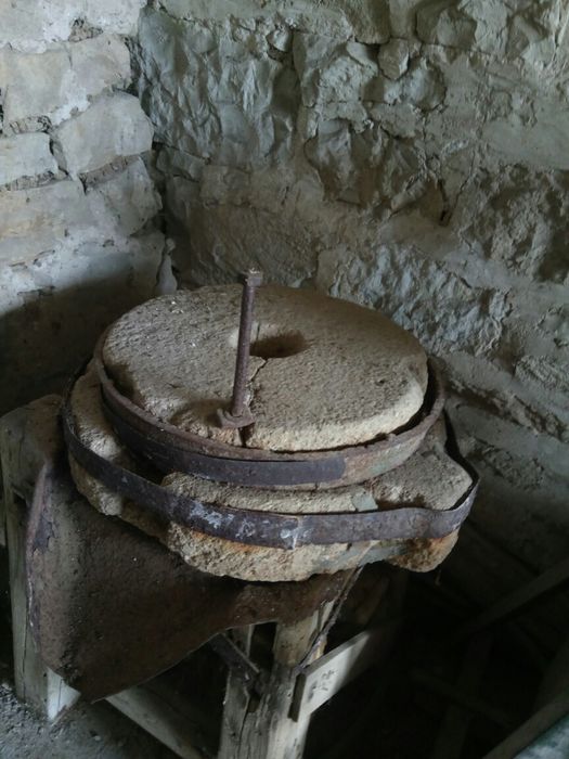 Продавам старинен хромел.