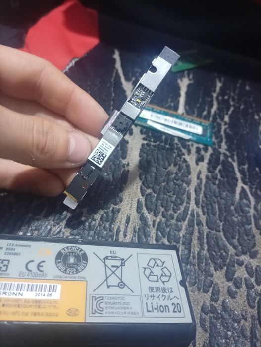 Vând piese de laptop nu vine prin courier venit la poarta