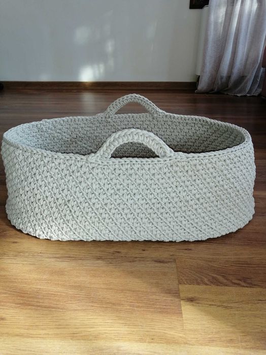 Бебешки кош, легло ръчно изплетен