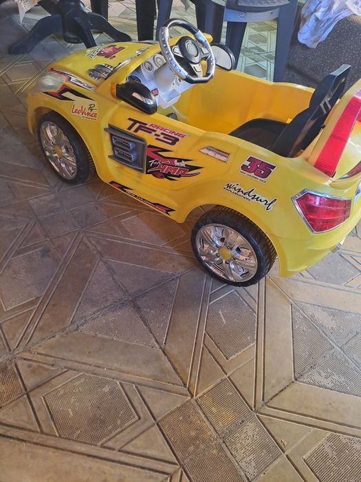 Децка количка     .