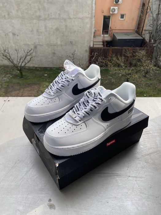 Air Force 1 Supreme White and Black Mărimile 41,42,43