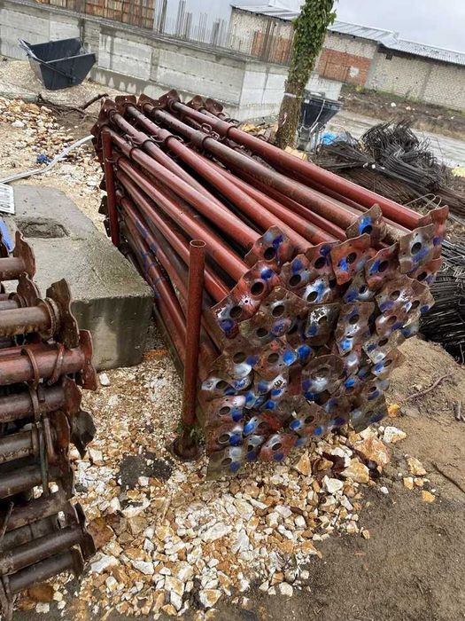 Под наем скеле и хюнебеци