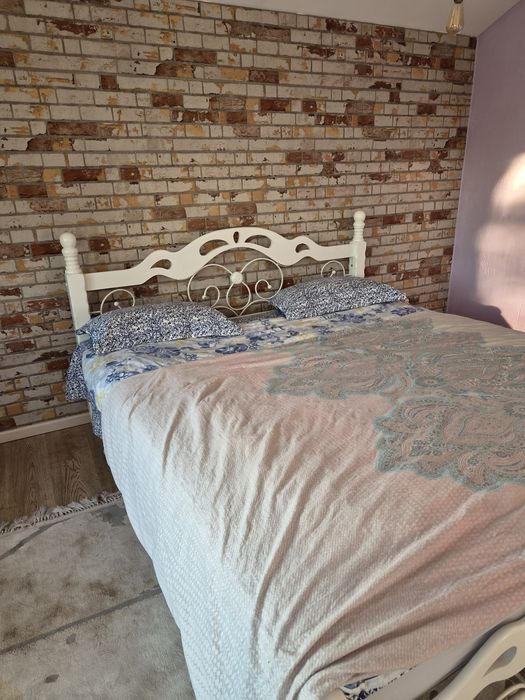 Кровать 200×180 без матраса продаём очень дёшево