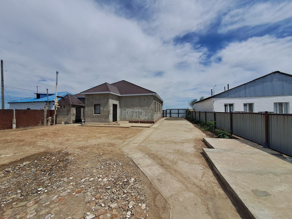 Жаңадан салынған үй сатылады