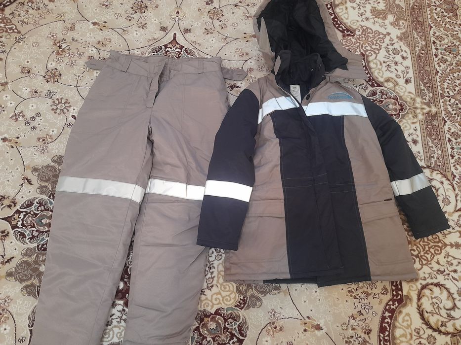 Продам новую зимнию спецовку