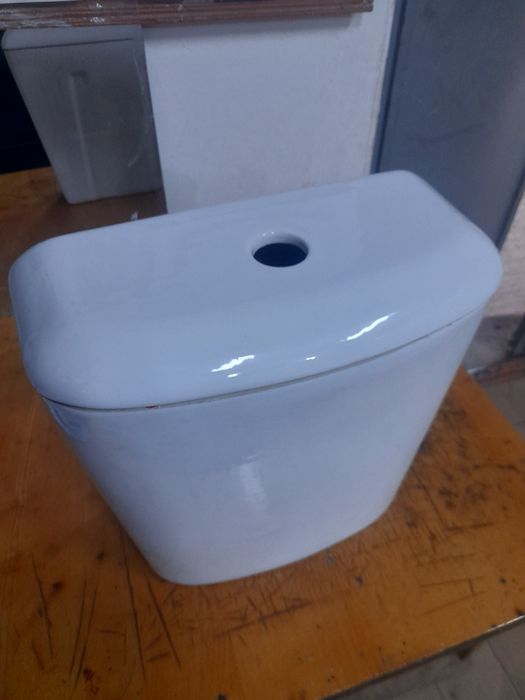 Бачонок унитаза .