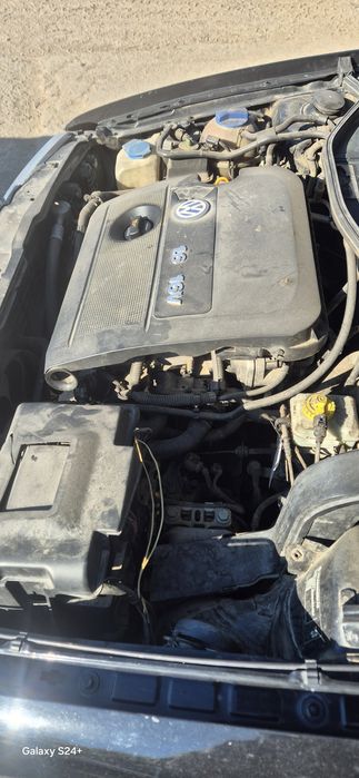 Motor Volkswagen Golf 1.6 16 benzina tip AZD 105 cp.