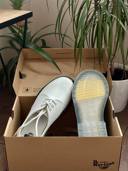 Обувки Dr. Martens