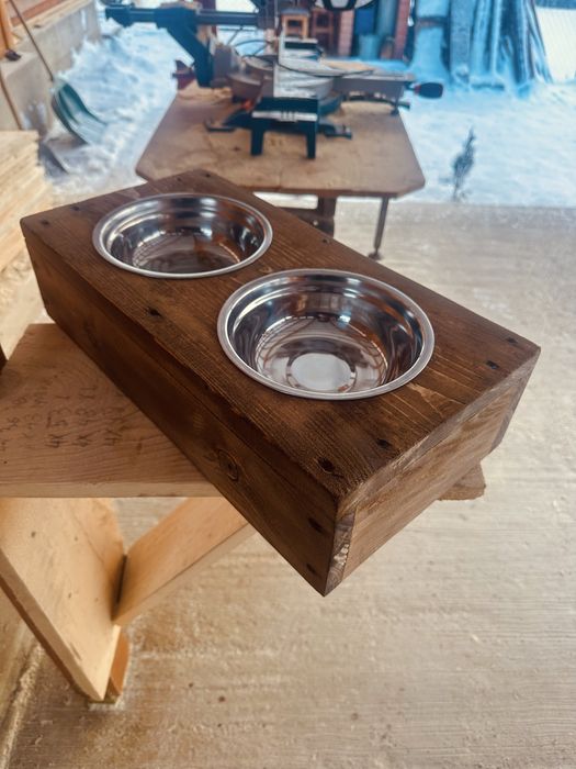 Suport pentru boluri / mancare caini si pisici