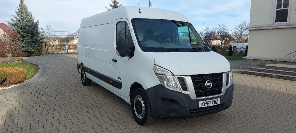 Nissan V400 din 2013 motor Volan pe dreapta Anglia