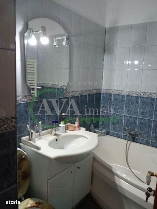 Apartament 2 camere semidecomandat zona  Cora