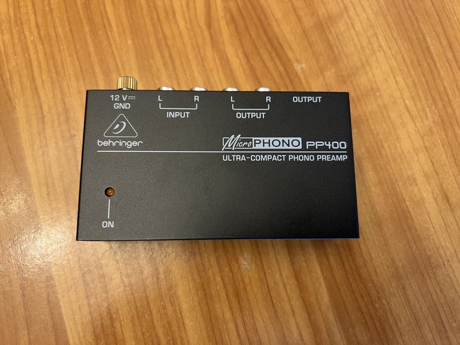 Preamp phono Behringer PP400