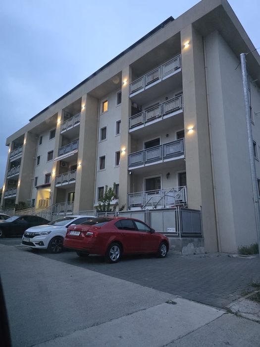 Vand ap 2 cam (3 camere) v lupului esq village boxa loc parcare 60 mp