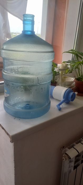 Бутыль для воды и диспенсер бу.продам.