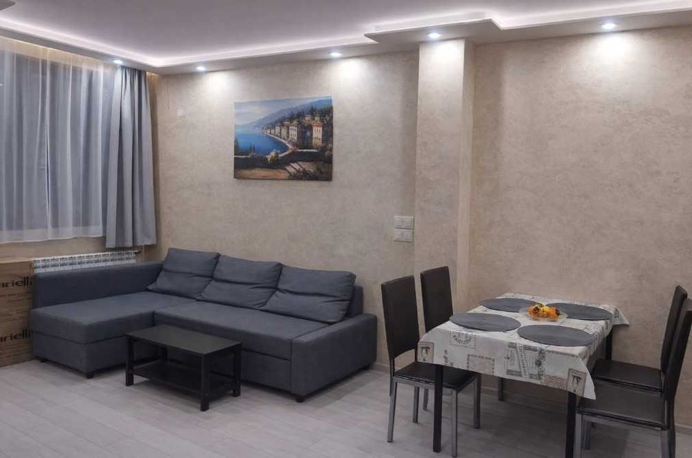 Двустаен апартамент под наем Център