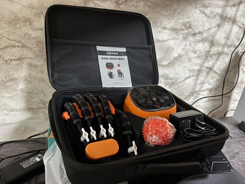 Робот   перчатка