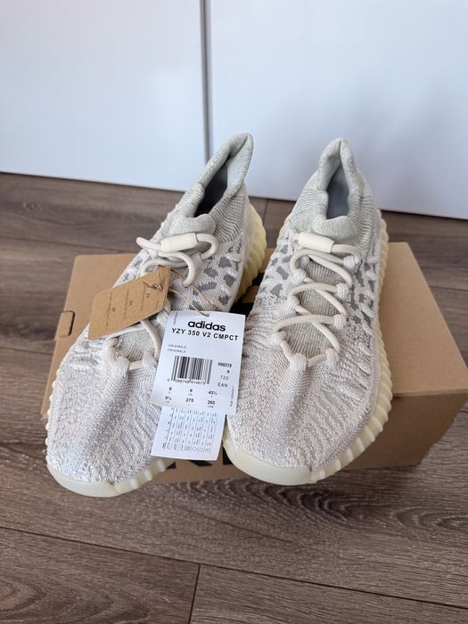 Yeezy 350 V2 CMPCT Slate Bone - нови - 43 1/3