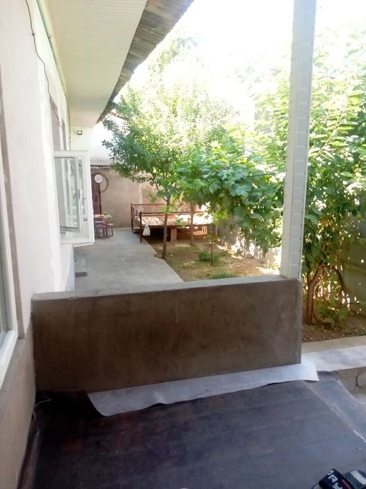 Уй сотилади. Арча куча.  Ер учаскаси