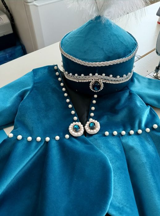 Продам национальный костюм для девочки