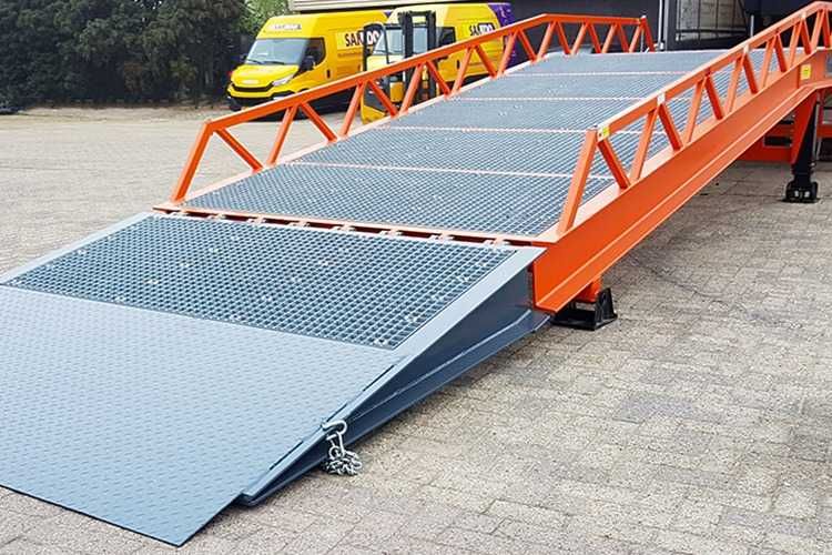Rampe mobile incarcare marfa | Containere si camioane | Rampe egalizare