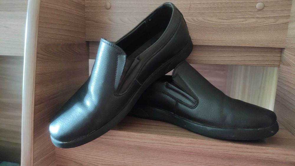 Продам школьные туфли на подростка