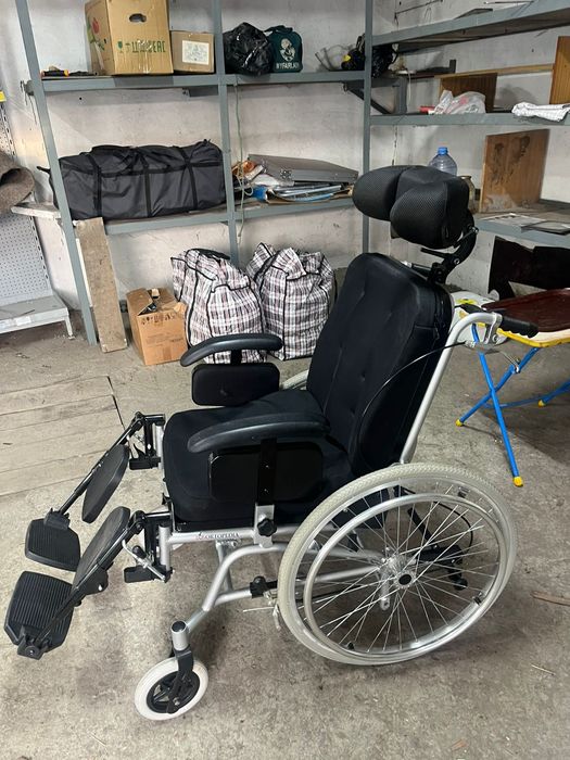 Инвалидная коляска (коляска для инвалидов)