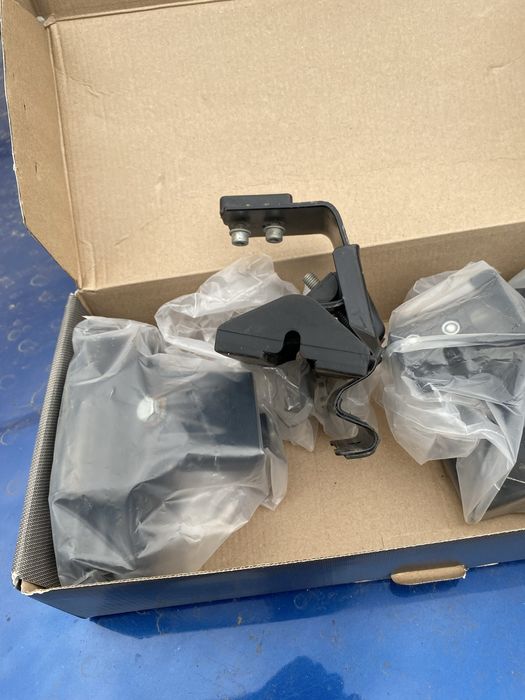 Продам кранштейн для крепления рейлингов поперечен