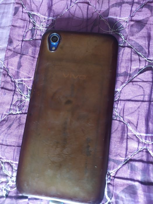 Продам смартфон Vivo.