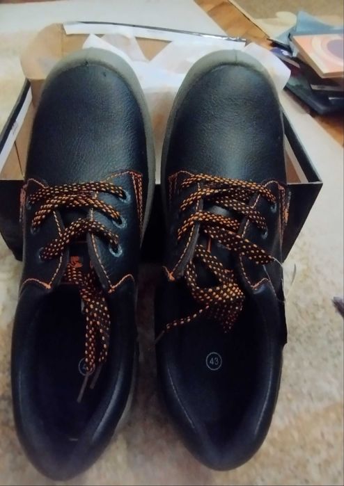 Здрави,нови работни обувки, естествена кожа, 50 лв