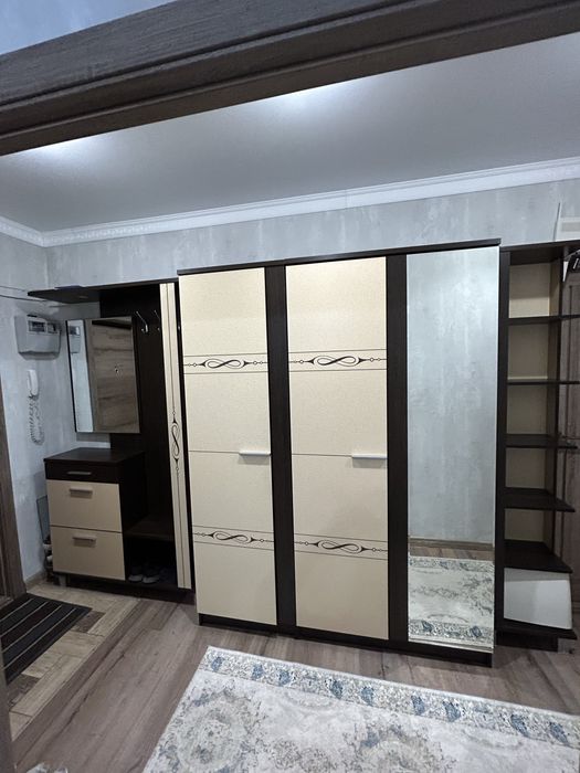 Продам прихожую.