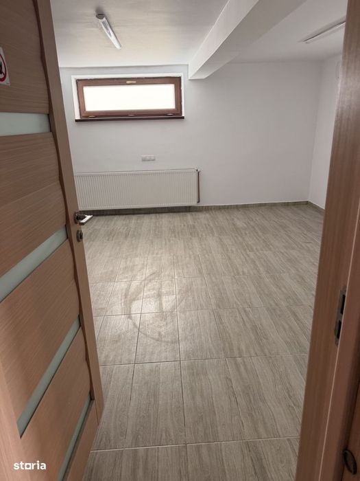 Casa 5 camere de închiriat în Vasile Aaron