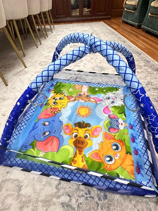 Шезлонг и детские вещи