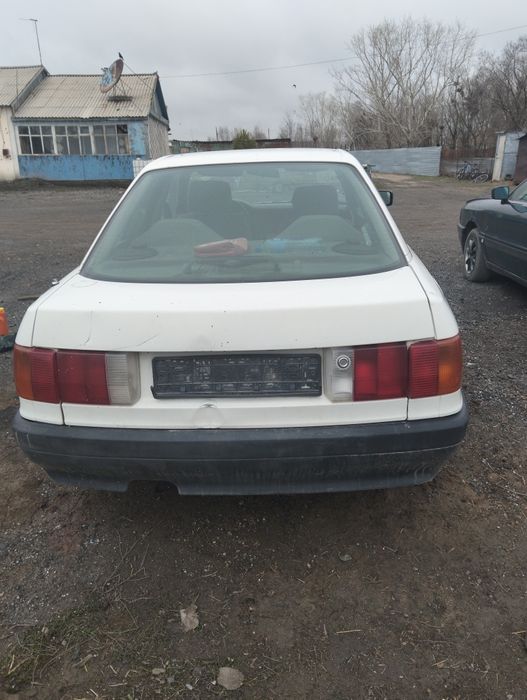 Продается Ауди 80 б3 по запчастям