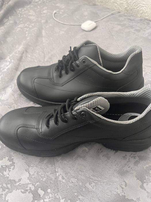 Продам новые ботинки jalas