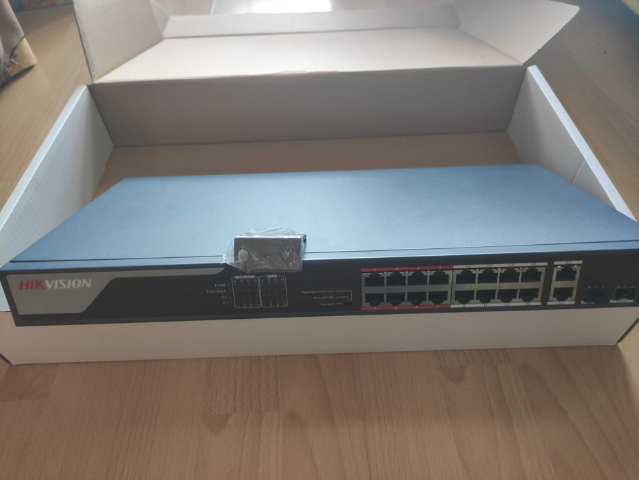 Switch Hikvision DS-3E0318P-E(B)