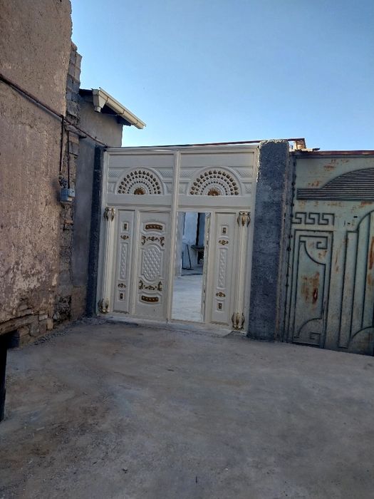 Hovli sotiladi   Motrid