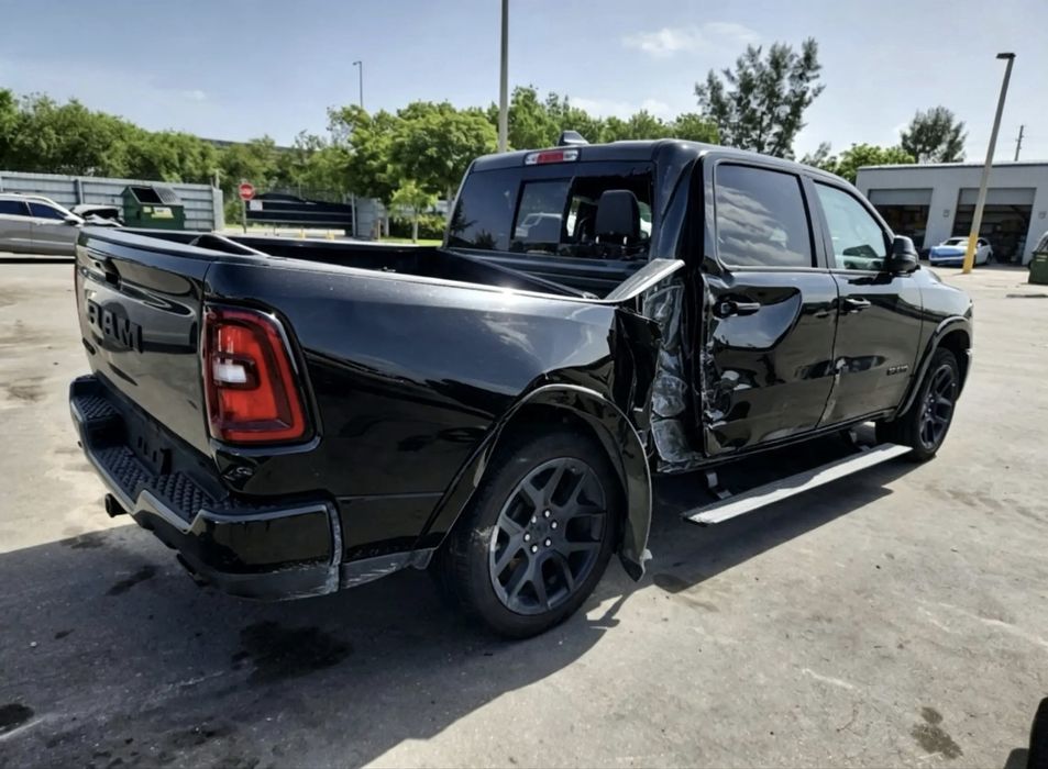 Dodge Ram 1500 Laramie 2025 5 gen facelift НА ЧАСТИ ( 2025 2026 Фейслифт ) ( Додж Рам )